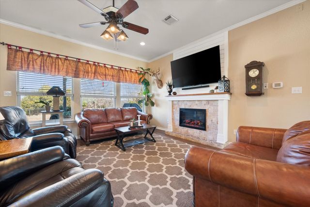 1917 Bentwater Parkway, Granbury, TX 76049