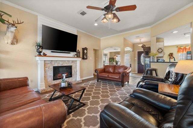 1917 Bentwater Parkway, Granbury, TX 76049