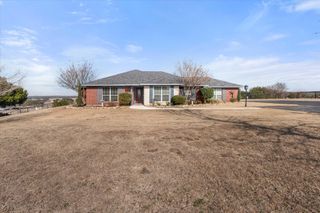 1917 Bentwater Parkway, Granbury, TX 76049