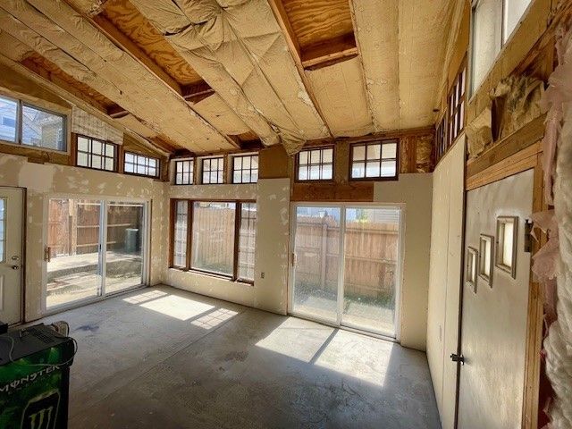 221 S Oakland Ave, Sharon, PA 16146