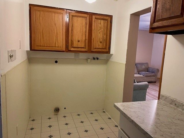 221 S Oakland Ave, Sharon, PA 16146