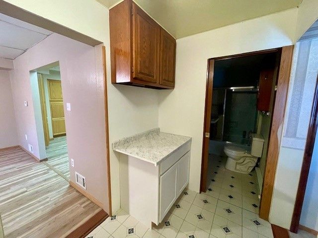 221 S Oakland Ave, Sharon, PA 16146