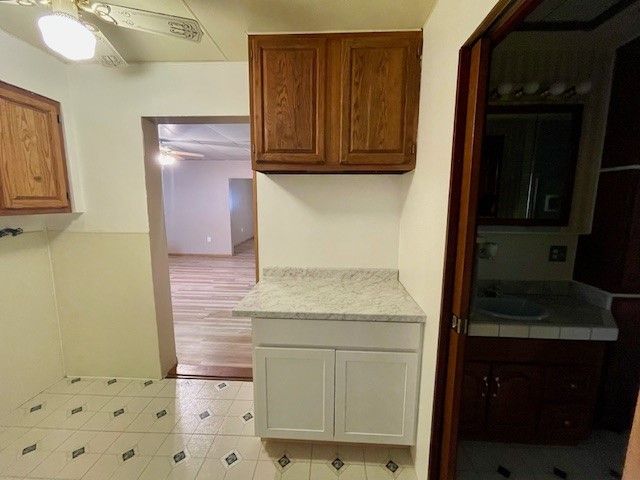 221 S Oakland Ave, Sharon, PA 16146