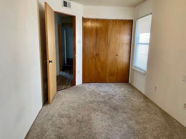 221 S Oakland Ave, Sharon, PA 16146