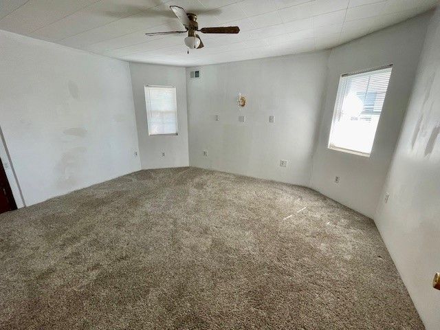 221 S Oakland Ave, Sharon, PA 16146