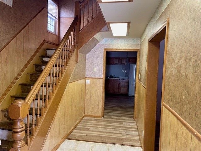 221 S Oakland Ave, Sharon, PA 16146