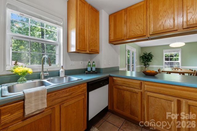 1 Pickwick Road, Asheville, NC 28803