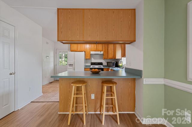 1 Pickwick Road, Asheville, NC 28803