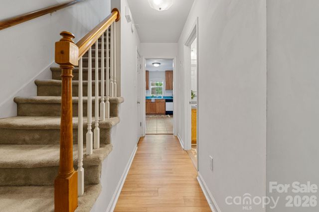 1 Pickwick Road, Asheville, NC 28803