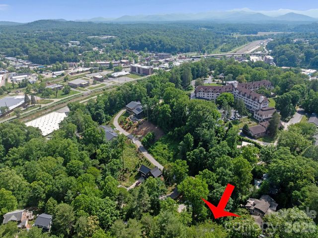 1 Pickwick Road, Asheville, NC 28803