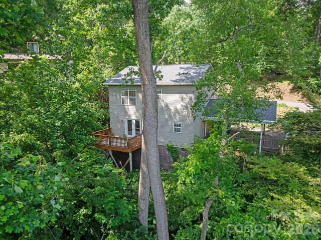 1 Pickwick Road, Asheville, NC 28803
