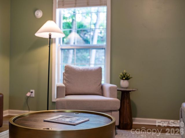 1 Pickwick Road, Asheville, NC 28803