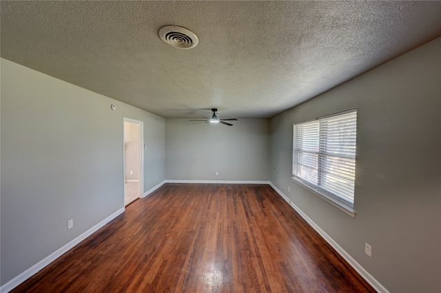 3843 Holliday Road, Dallas, TX 75224