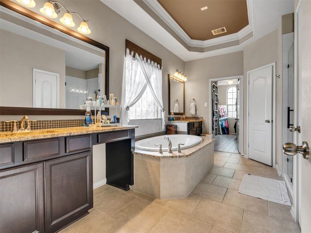 9602 Emerald Lakes Drive, Rosharon, TX 77583