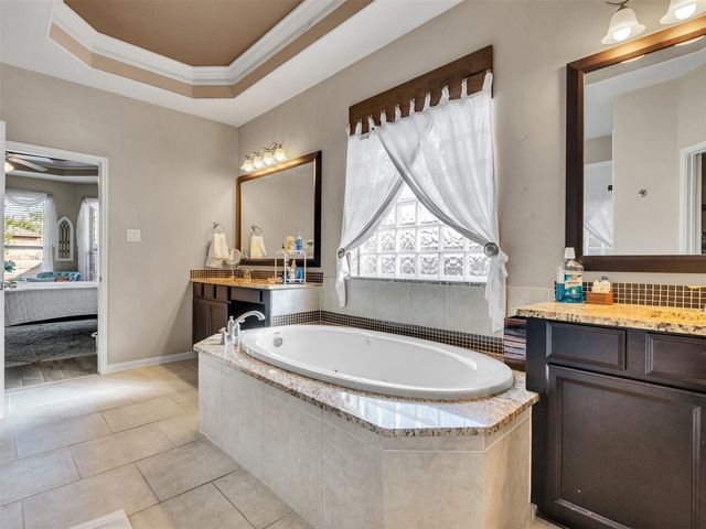 9602 Emerald Lakes Drive, Rosharon, TX 77583