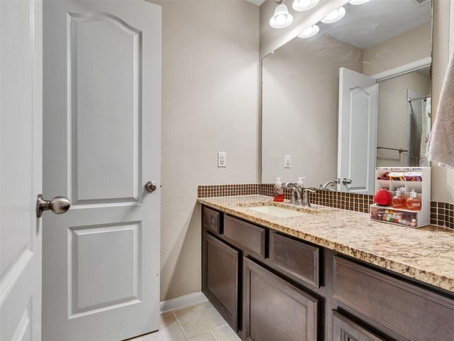 9602 Emerald Lakes Drive, Rosharon, TX 77583