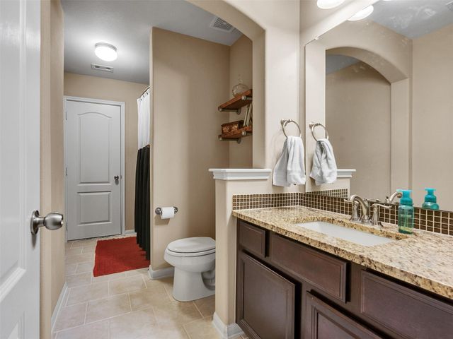 9602 Emerald Lakes Drive, Rosharon, TX 77583