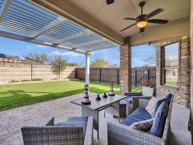 9602 Emerald Lakes Drive, Rosharon, TX 77583