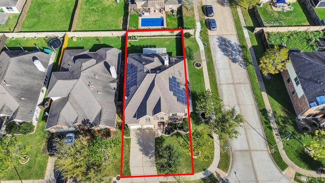 9602 Emerald Lakes Drive, Rosharon, TX 77583