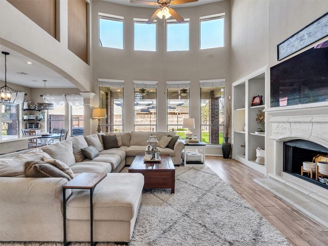 9602 Emerald Lakes Drive, Rosharon, TX 77583