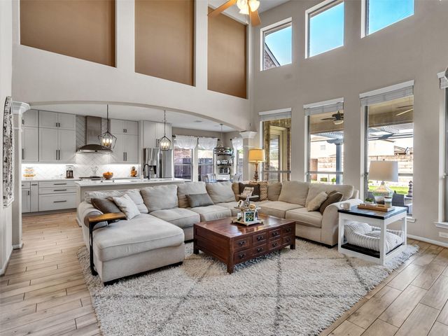 9602 Emerald Lakes Drive, Rosharon, TX 77583