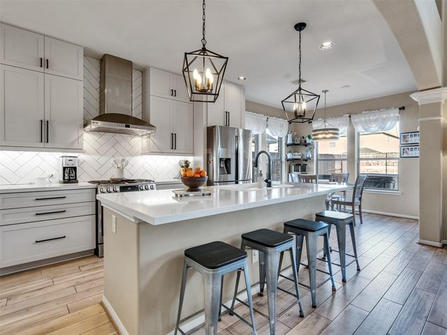 9602 Emerald Lakes Drive, Rosharon, TX 77583