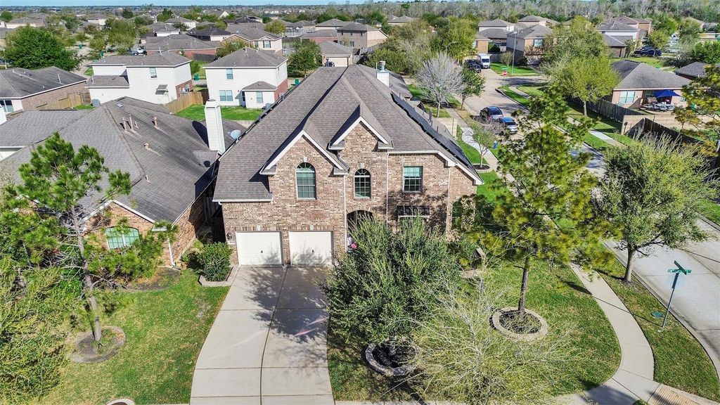 9602 Emerald Lakes Drive, Rosharon, TX 77583