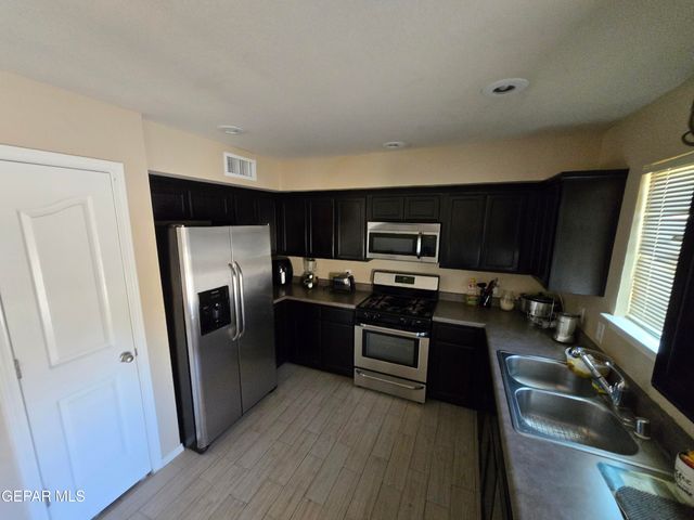 5926 COCOBOLO Street, Santa Teresa, NM 88008