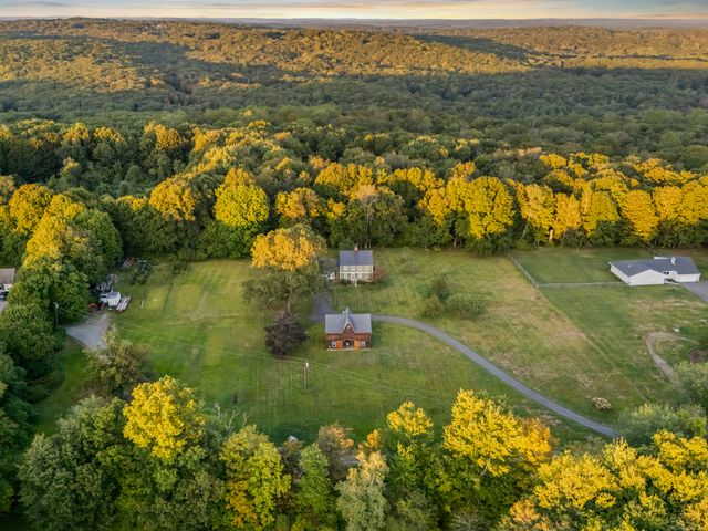 29 Meeker Hill Road, Redding, CT 06896
