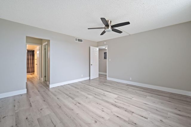 403 NW 68th Avenue 517, Plantation, FL 33317