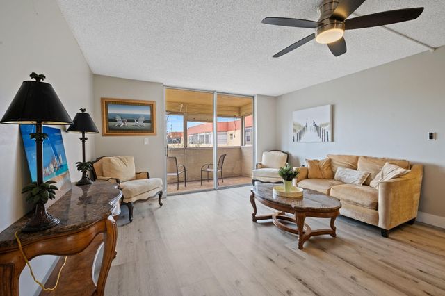 403 NW 68th Avenue 517, Plantation, FL 33317