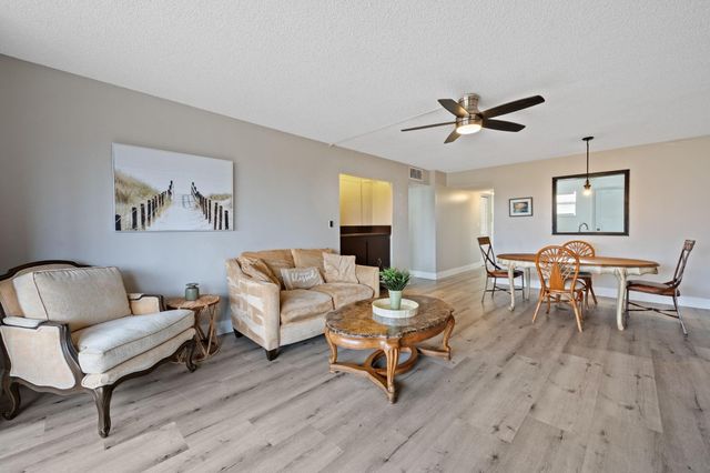 403 NW 68th Avenue 517, Plantation, FL 33317