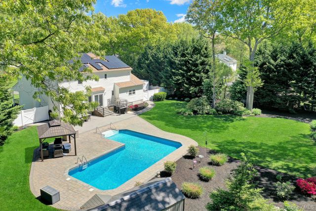 4 Douglas Street, Port Jefferson Station, NY 11776