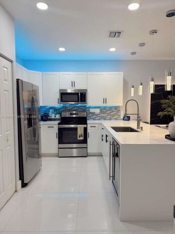 10598 W 33rd Ct, Hialeah, FL 33018