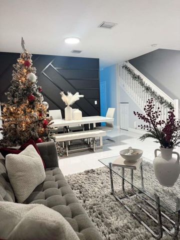 10598 W 33rd Ct, Hialeah, FL 33018