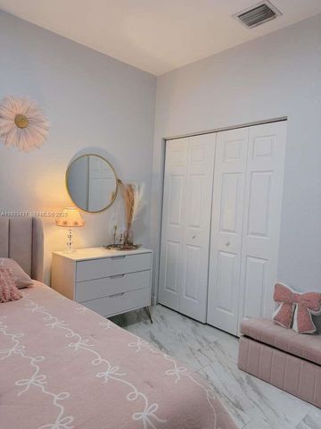 10598 W 33rd Ct, Hialeah, FL 33018