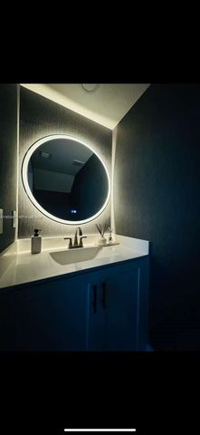 10598 W 33rd Ct, Hialeah, FL 33018