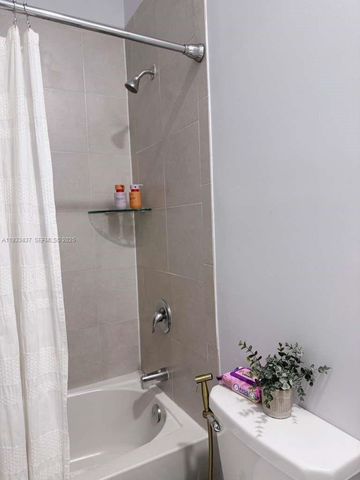 10598 W 33rd Ct, Hialeah, FL 33018