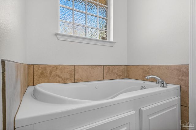 6050 Antelope St, Milton, FL 32570