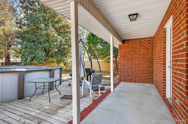 6050 Antelope St, Milton, FL 32570