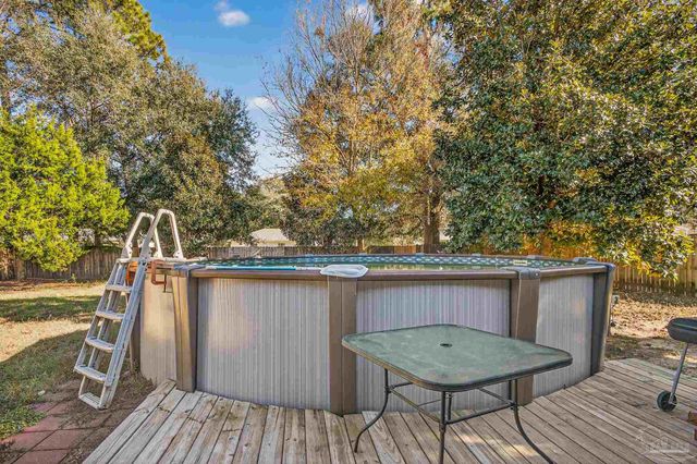 6050 Antelope St, Milton, FL 32570