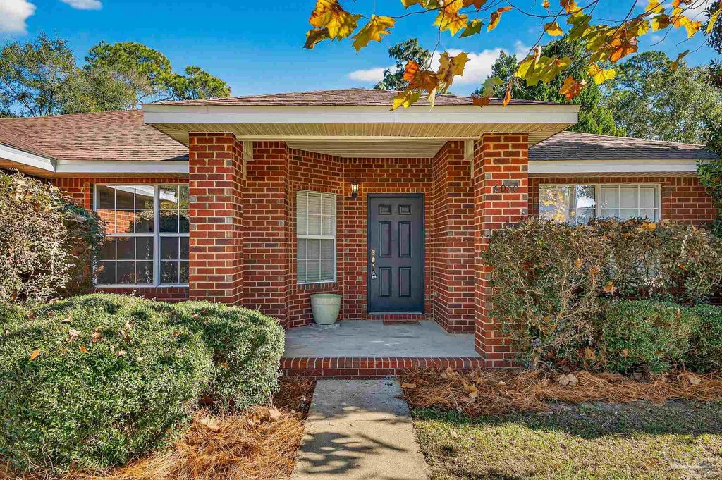 6050 Antelope St, Milton, FL 32570