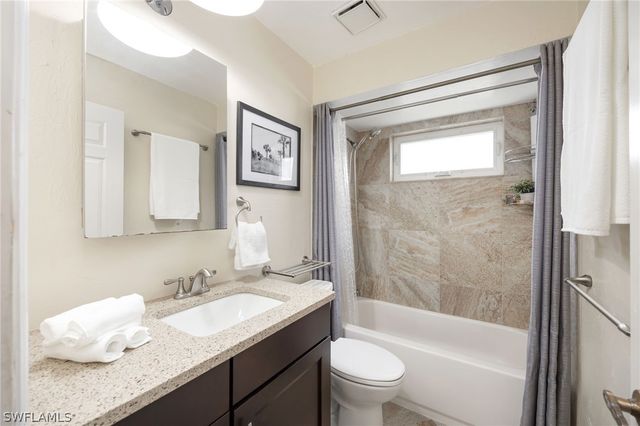 1324 Monarch CIR, Naples, FL 34116