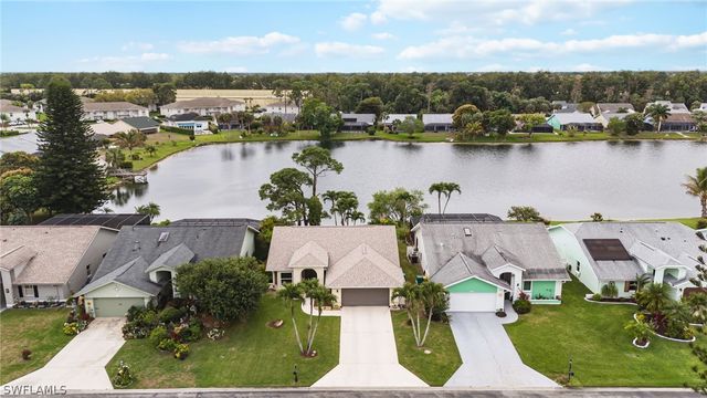 1324 Monarch CIR, Naples, FL 34116