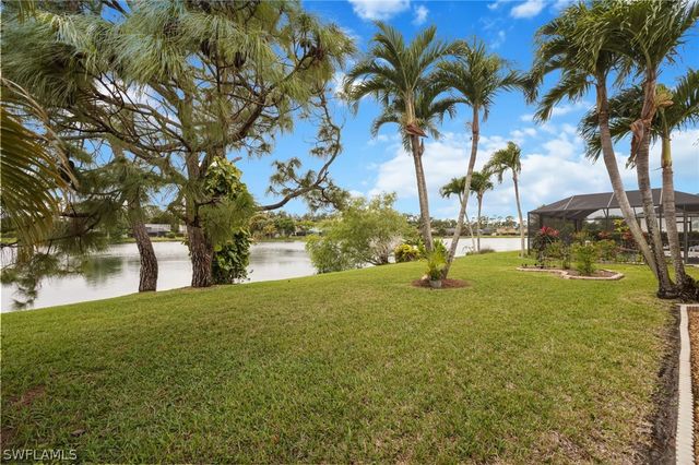 1324 Monarch CIR, Naples, FL 34116