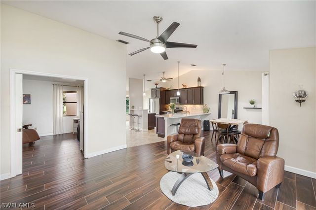 1324 Monarch CIR, Naples, FL 34116