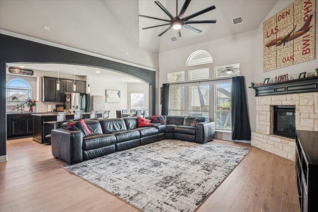 506 Crestview Drive, Midlothian, TX 76065