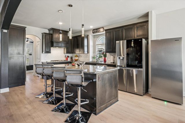 506 Crestview Drive, Midlothian, TX 76065