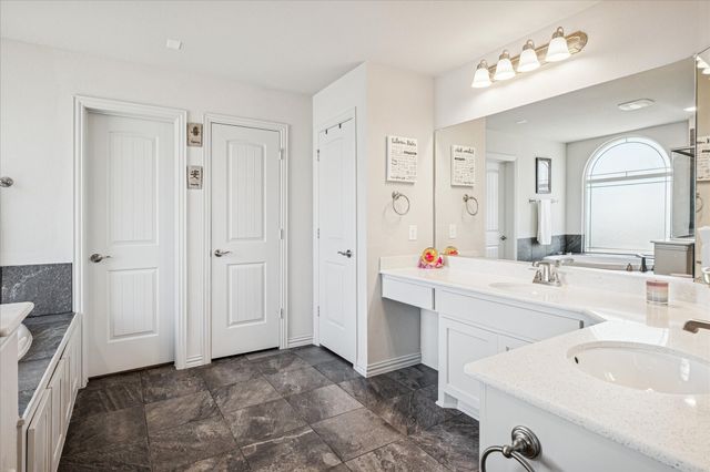 506 Crestview Drive, Midlothian, TX 76065