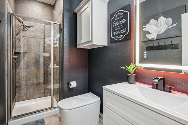 506 Crestview Drive, Midlothian, TX 76065